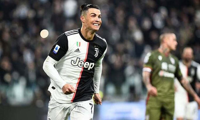 Ronaldo sắm siêu xe, không nhận lương 4 tháng ở Juventus - Ảnh 3. Ronaldo sắm siêu xe, không nhận lương 4 tháng ở Juventus - Ảnh 3.