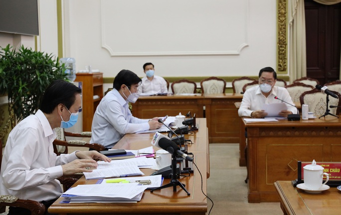 TP HCM: Có 4 ca nghi mắc Covid-19 - Ảnh 1. TP HCM: Có 4 ca nghi mắc Covid-19 - Ảnh 1.