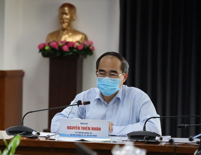 Bí thư Thành ủy TP HCM: Mọi người chịu thiệt về thu nhập để TP được bình yên - Ảnh 1. Bí thư Thành ủy TP HCM: Mọi người chịu thiệt về thu nhập để TP được bình yên - Ảnh 1.