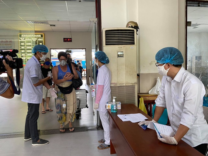 Đà Nẵng: Tìm được nữ du khách Mỹ bỏ trốn khi đang làm thủ tục cách ly - Ảnh 1. Đà Nẵng: Tìm được nữ du khách Mỹ bỏ trốn khi đang làm thủ tục cách ly - Ảnh 1.