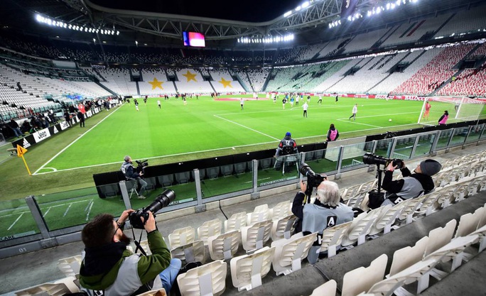 Serie A sắp đổ vỡ, fan Juventus chê cúp vô địch - Ảnh 2.