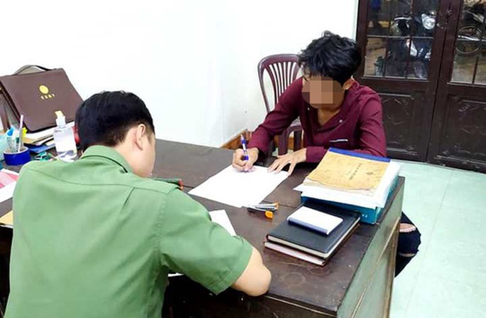 Phạt 2 thanh niên đăng Facebook sai sự thật về dịch bệnh Covid-19 - Ảnh 2. Phạt 2 thanh niên đăng Facebook sai sự thật về dịch bệnh Covid-19 - Ảnh 2.