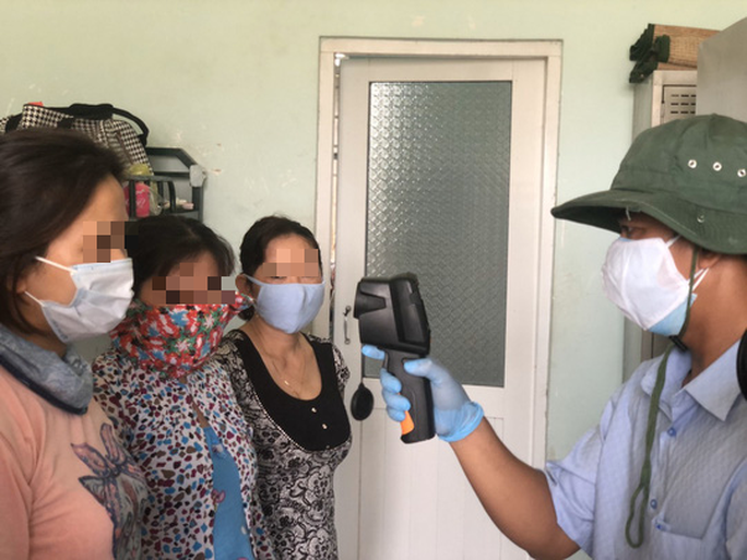 TP HCM: Thêm 3 bệnh nhân mắc Covid-19 xuất viện - Ảnh 2. TP HCM: Thêm 3 bệnh nhân mắc Covid-19 xuất viện - Ảnh 2.