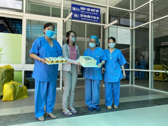 Bệnh nhân cuối cùng xuất viện, Đà Nẵng không còn ca mắc Covid-19 - Ảnh 2. Bệnh nhân cuối cùng xuất viện, Đà Nẵng không còn ca mắc Covid-19 - Ảnh 2.