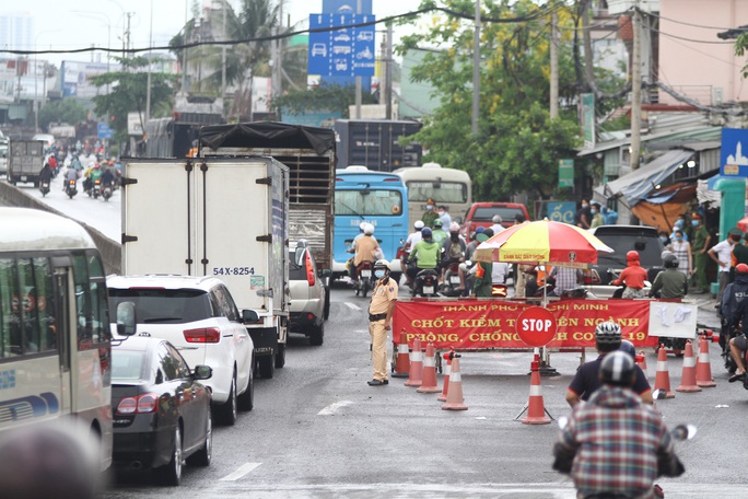 Bình Chánh kiến nghị bố trí thêm 4 chốt kiểm soát dịch Covid-19 - Ảnh 1. Bình Chánh kiến nghị bố trí thêm 4 chốt kiểm soát dịch Covid-19 - Ảnh 1.