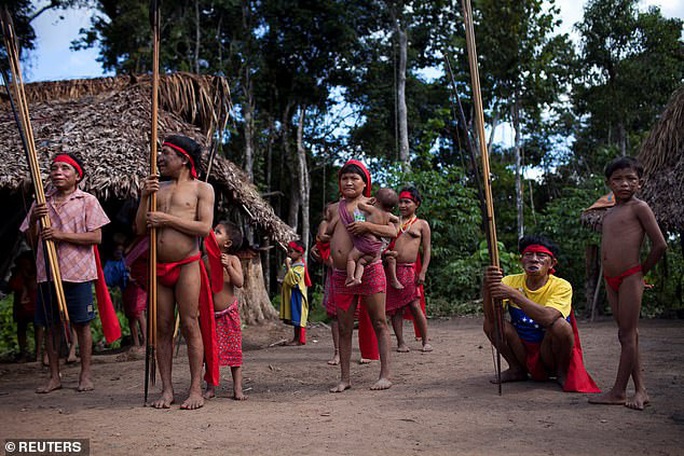 Thổ dân sống biệt lập trong rừng Amazon nhiễm Covid-19 tử vong - Ảnh 1.