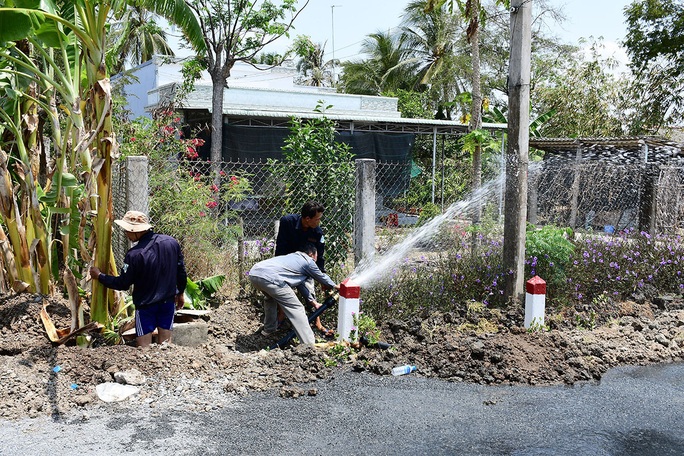 Ông Dũng “lò vôi” mang nước ngọt đến 1.500 hộ dân Tiền Giang - Ảnh 1.