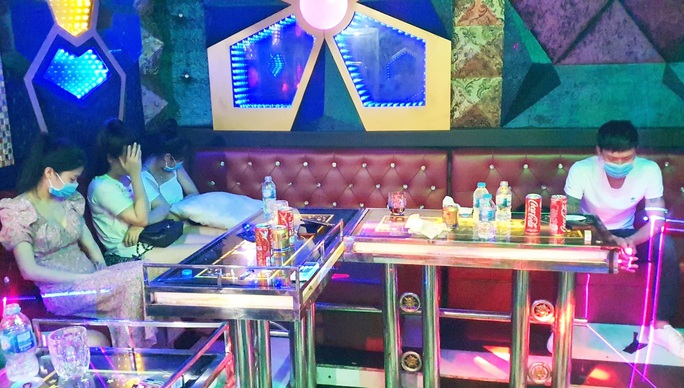Quảng Nam: Lại phát hiện chơi ma túy trong quán karaoke - Ảnh 2.