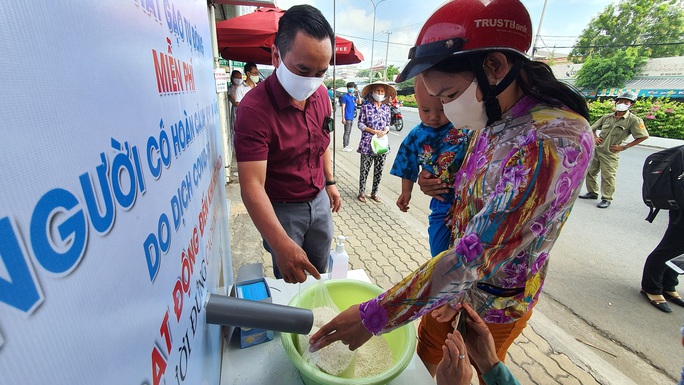 ATM gạo đã có mặt tại Cần Thơ, Long An - Ảnh 5. ATM gạo đã có mặt tại Cần Thơ, Long An - Ảnh 5.