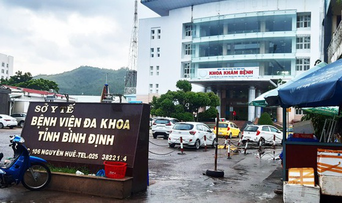 Không cho bán hàng rong, người phụ nữ lăng mạ tổ phòng chống dịch - Ảnh 1. Không cho bán hàng rong, người phụ nữ lăng mạ tổ phòng chống dịch - Ảnh 1.