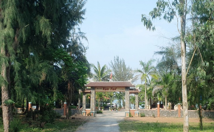 Quảng Bình: Thành phố nương tay, 6 nhà hàng lấn 11.000m2 đất vàng ven biển - Ảnh 1. Quảng Bình: Thành phố nương tay, 6 nhà hàng lấn 11.000m2 đất vàng ven biển - Ảnh 1.