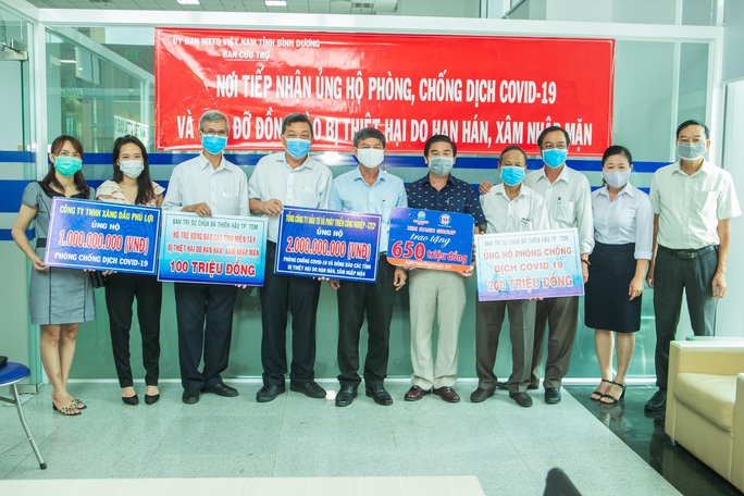 Bình Dương: Một doanh nghiệp ủng hộ 20.000 lít xăng để phòng, chống dịch Covid-19 - Ảnh 1. Bình Dương: Một doanh nghiệp ủng hộ 20.000 lít xăng để phòng, chống dịch Covid-19 - Ảnh 1.