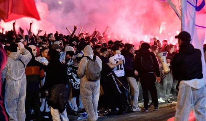  Chính thức: UEFA hoãn vô thời hạn Champions League và Europa League, nhưng...  - Ảnh 3.
