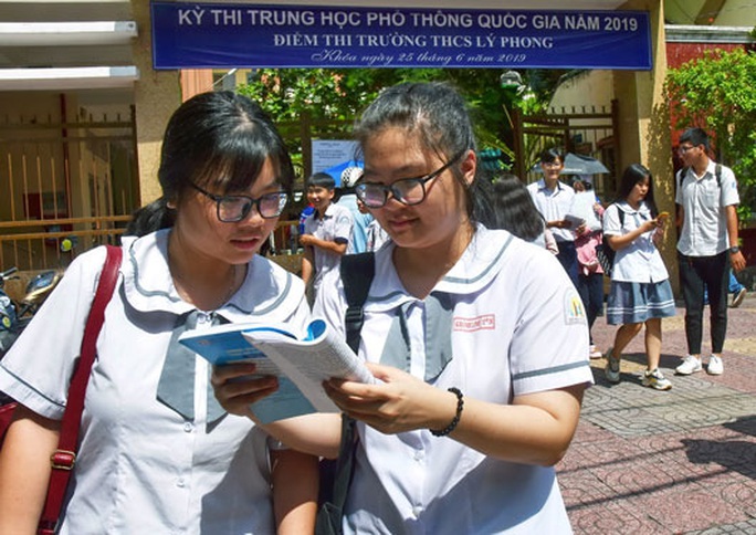 Tổ chức thi chỉ để tốt nghiệp: Không ổn! - Ảnh 1. Tổ chức thi chỉ để tốt nghiệp: Không ổn! - Ảnh 1.