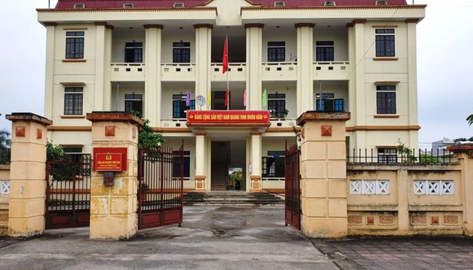 Nghe tin Đường Nhuệ bị khởi tố, người bị hại mong xử nghiêm kẻ chống lưng - Ảnh 2. Nghe tin Đường Nhuệ bị khởi tố, người bị hại mong xử nghiêm kẻ chống lưng - Ảnh 2.