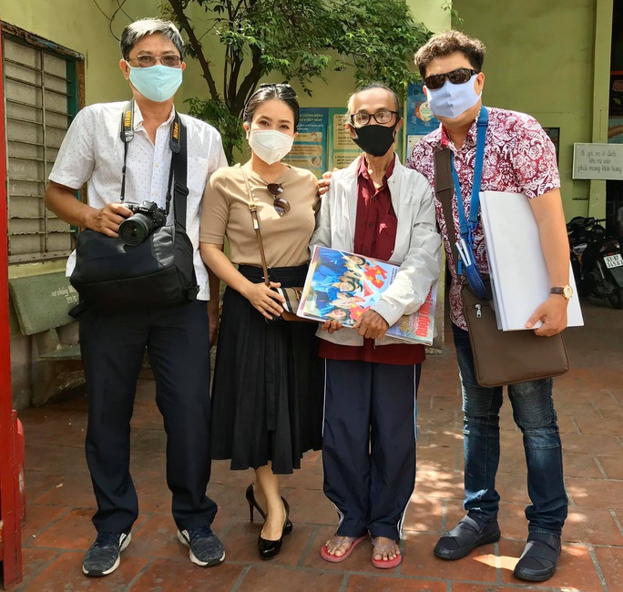 Mai Vàng nhân ái đến thăm nhạc sĩ Mặc Thế Nhân, nghệ sĩ Điền Phong và Kim Huyền - Ảnh 2.