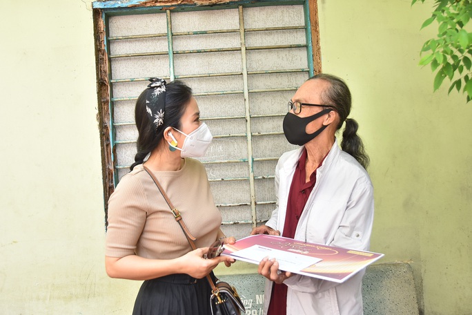 Mai Vàng nhân ái đến thăm nhạc sĩ Mặc Thế Nhân, nghệ sĩ Điền Phong và Kim Huyền - Ảnh 3.