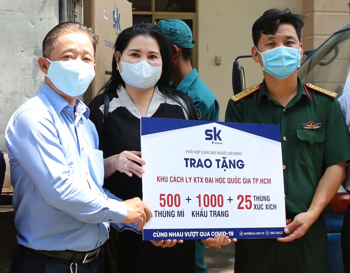 Báo Người Lao Động Cùng cộng đồng chung tay phòng chống dịch: Những món quà nghĩa tình - Ảnh 1. Báo Người Lao Động Cùng cộng đồng chung tay phòng chống dịch: Những món quà nghĩa tình - Ảnh 1.