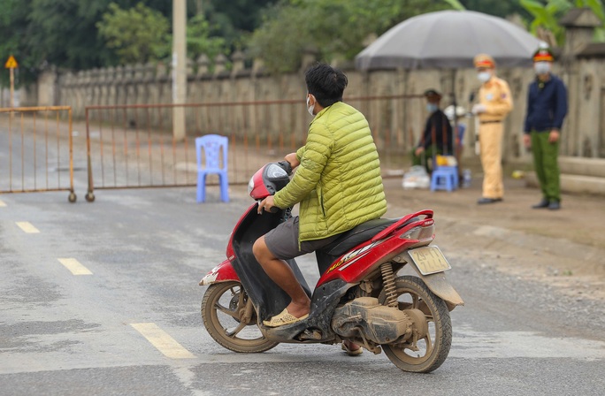 Phong toả khu vực có ca bệnh Covid-19 sau 23 ngày mới phát hiện - Ảnh 8.