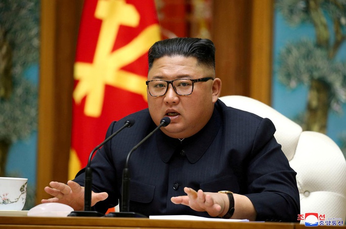 Nhà lãnh đạo Triều Tiên Kim Jong-un bất ngờ xuất hiện - Ảnh 5.