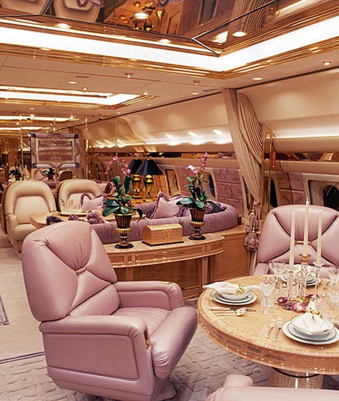 Ngắm cung điện bay 80 triệu USD của tỉ phú Abramovich - Ảnh 1. Ngắm cung điện bay 80 triệu USD của tỉ phú Abramovich - Ảnh 1.