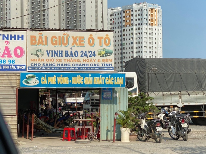 Bãi giữ xe vi phạm bị tố không phải của Công an quận Bình Tân (?!) - Ảnh 2.