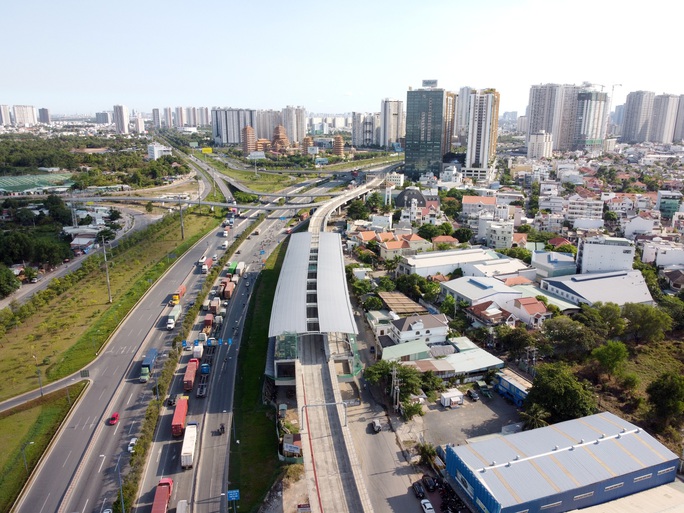 Lùm xùm giữa nhà thầu phụ và nhà thầu chính tuyến metro số 1 - Ảnh 2.