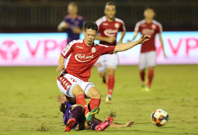 Công Phượng thất bại trận derby Sài thành, ĐKVĐ Hà Nội bị tân binh cầm hòa đáng tiếc - Ảnh 1. Công Phượng thất bại trận derby Sài thành, ĐKVĐ Hà Nội bị tân binh cầm hòa đáng tiếc - Ảnh 1.