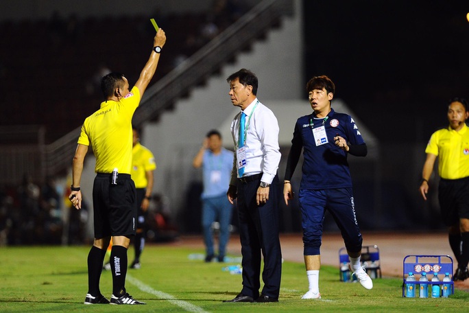 Công Phượng thất bại trận derby Sài thành, ĐKVĐ Hà Nội bị tân binh cầm hòa đáng tiếc - Ảnh 3. Công Phượng thất bại trận derby Sài thành, ĐKVĐ Hà Nội bị tân binh cầm hòa đáng tiếc - Ảnh 3.