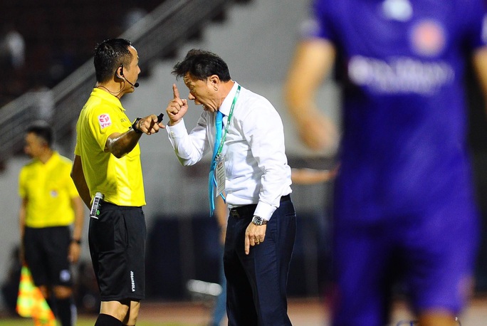 Công Phượng thất bại trận derby Sài thành, ĐKVĐ Hà Nội bị tân binh cầm hòa đáng tiếc - Ảnh 2. Công Phượng thất bại trận derby Sài thành, ĐKVĐ Hà Nội bị tân binh cầm hòa đáng tiếc - Ảnh 2.