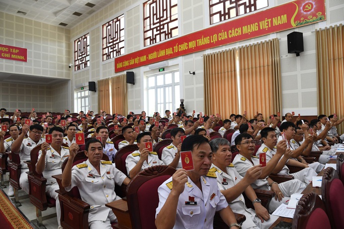 Bế mạc Đại hội đại biểu Đảng bộ Vùng 2 Hải quân  - Ảnh 3.