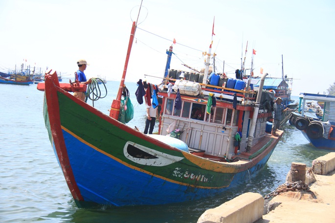Ngư dân Quảng Ngãi trình báo tàu cá bị tàu Trung Quốc đâm hỏng, lấy tài sản ở Hoàng Sa - Ảnh 3.