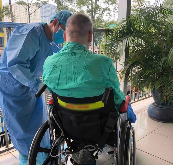 Tròn 2 tháng Việt Nam không có ca bệnh Covid-19 trong cộng đồng, bệnh nhân 91 đã tự thở bình thường - Ảnh 2. Tròn 2 tháng Việt Nam không có ca bệnh Covid-19 trong cộng đồng, bệnh nhân 91 đã tự thở bình thường - Ảnh 2.