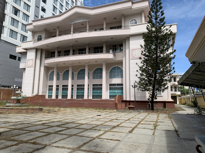 Khánh Hòa: Trụ sở trên đất vàng bỏ trống lãng phí - Ảnh 6.