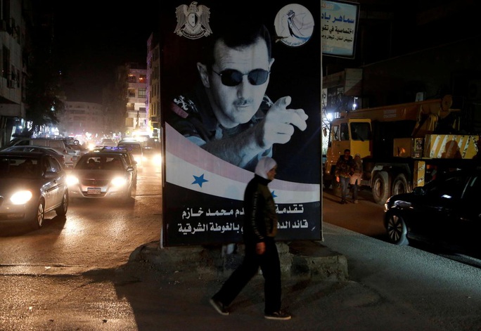 Mỹ trừng phạt Syria chưa từng thấy, ông Assad bị vây ép - Ảnh 1.