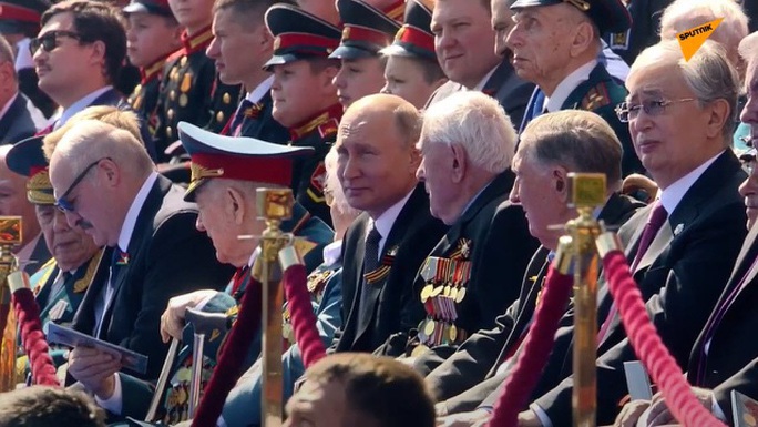 Nga: Hoành tráng lễ diễu binh kỷ niệm 75 năm Ngày Chiến thắng - Ảnh 9.