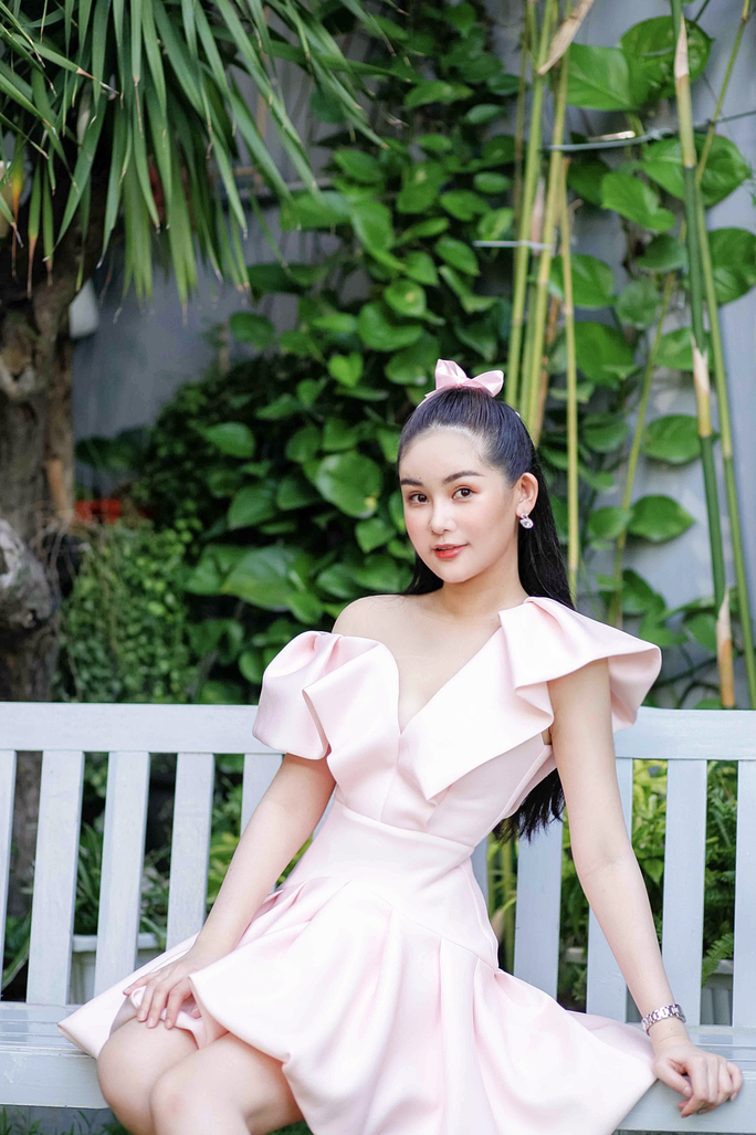 Hoa hậu Lê Âu Ngân Anh tái xuất với hướng đi bất ngờ - Ảnh 5. Hoa hậu Lê Âu Ngân Anh tái xuất với hướng đi bất ngờ - Ảnh 5.
