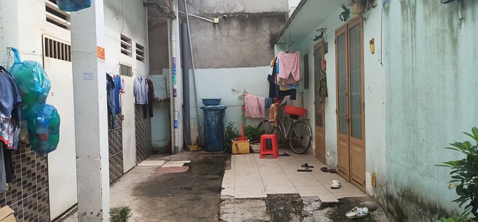 Diễn biến nóng vụ bé gái bị bạo hành ở quận Tân Phú - Ảnh 1. Diễn biến nóng vụ bé gái bị bạo hành ở quận Tân Phú - Ảnh 1.