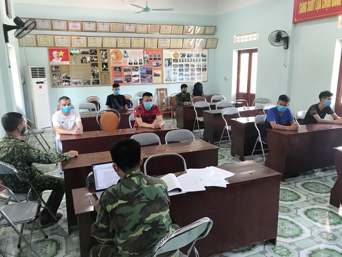 Ba đối tượng người Trung Quốc vượt biên trái phép vào Việt Nam - Ảnh 1. Ba đối tượng người Trung Quốc vượt biên trái phép vào Việt Nam - Ảnh 1.