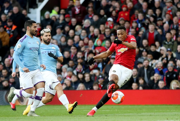 Đại gia Manchester đua suất Champions League - Ảnh 1.