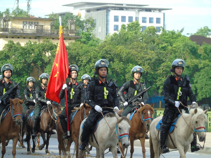 Thủ tướng và Chủ tịch Quốc hội dự Lễ ra mắt Đoàn Cảnh sát cơ động Kỵ binh - Ảnh 7.