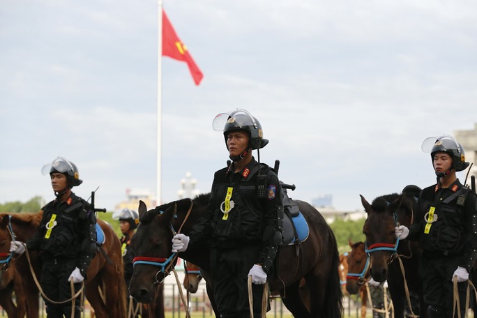 Thủ tướng và Chủ tịch Quốc hội dự Lễ ra mắt Đoàn Cảnh sát cơ động Kỵ binh - Ảnh 18.