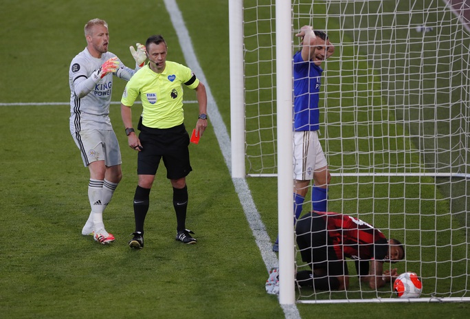 Leicester thua ngỡ ngàng Bournemouth, Man United được tiếp sức vào Top 3 - Ảnh 5.