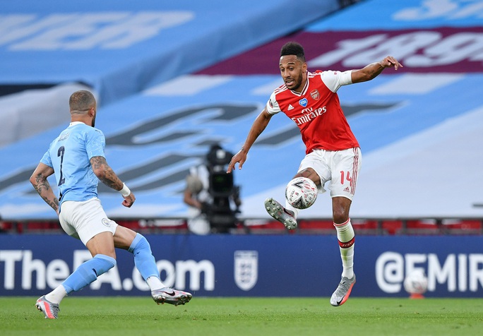 Người hùng Arsenal tỏa sáng, Man City tan tác mộng ăn ba - Ảnh 4.