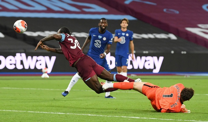 Chelsea thua sốc West Ham, đối mặt ác mộng văng Top 4 - Ảnh 1.