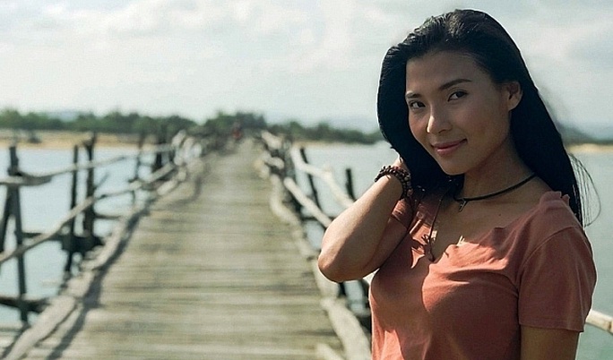 Thúy Diễm ngại ngần với cảnh nóng trong “Cát đỏ” - Ảnh 3. Thúy Diễm ngại ngần với cảnh nóng trong “Cát đỏ” - Ảnh 3.