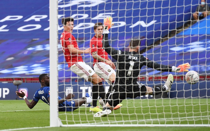 Hàng thủ gây họa, Man United thua thảm ở FA Cup - Ảnh 6.