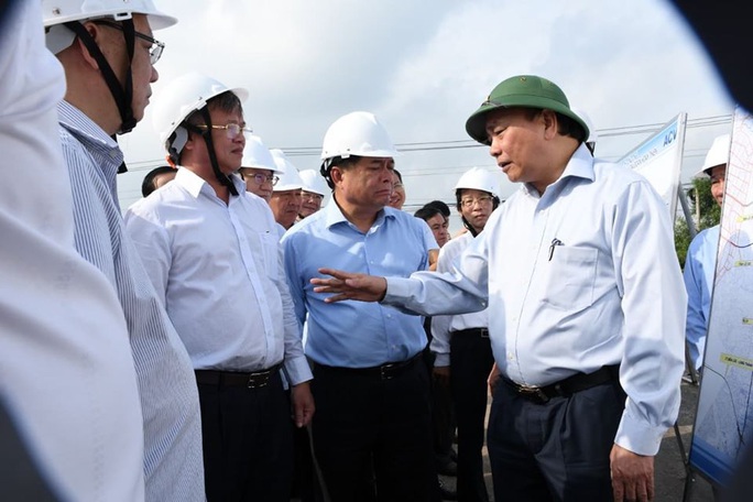 Thủ tướng Nguyễn Xuân Phúc kiểm tra thực địa dự án sân bay Long Thành - Ảnh 2. Thủ tướng Nguyễn Xuân Phúc kiểm tra thực địa dự án sân bay Long Thành - Ảnh 2.
