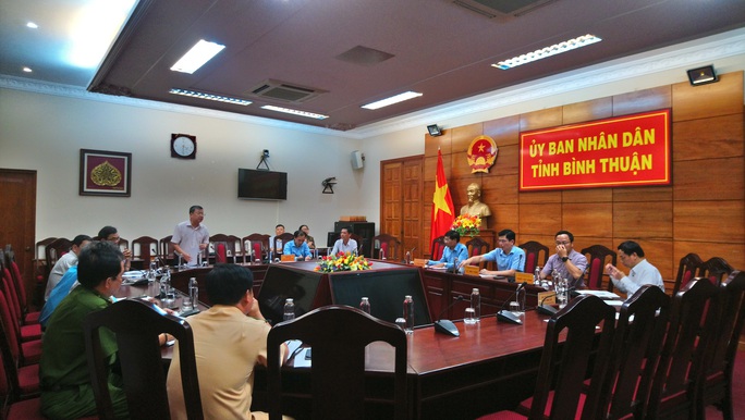 Bất ngờ về vụ tai nạn thảm khốc ở Bình Thuận: Chưa rõ ai cầm lái xe khách - Ảnh 2.
