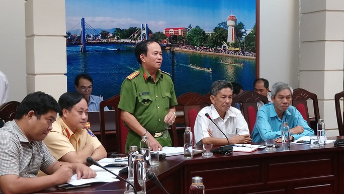 Bất ngờ về vụ tai nạn thảm khốc ở Bình Thuận: Chưa rõ ai cầm lái xe khách - Ảnh 1.